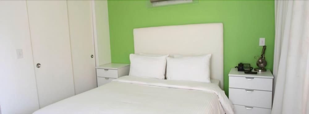 פרובידנס Hotel Dolce Villa מראה חיצוני תמונה