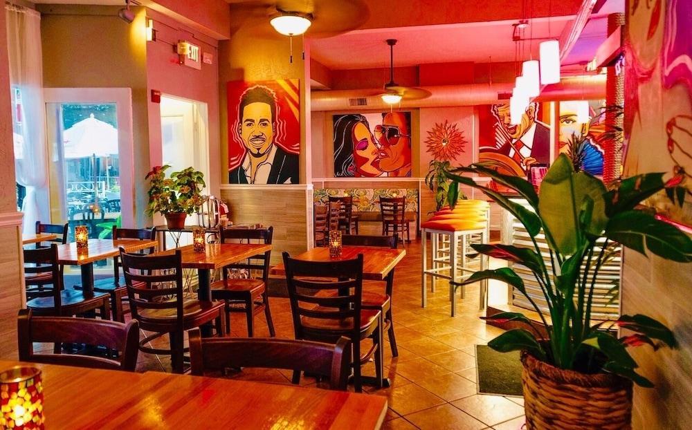 פרובידנס Hotel Dolce Villa מראה חיצוני תמונה